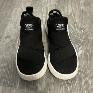 Black Vans Ultrarange